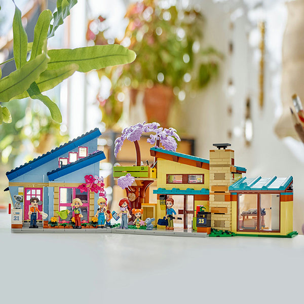 LEGO® Friends Olly and Paisley's Family Houses 42620