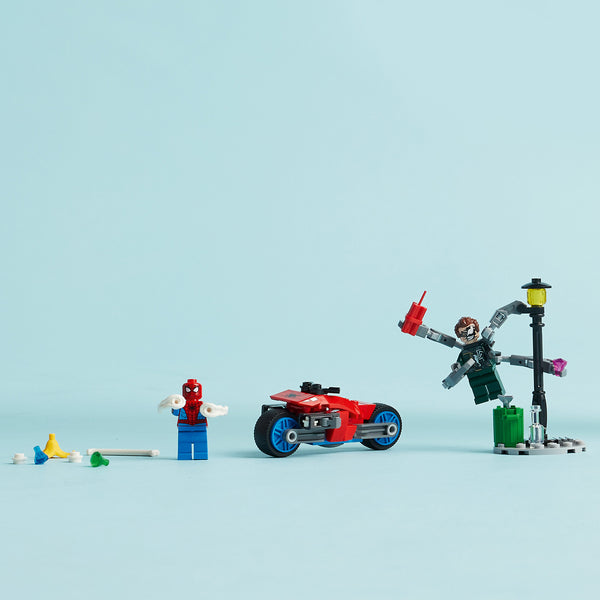 LEGO® Marvel Motorcycle Chase: Spider-Man vs. Doc Ock 76275