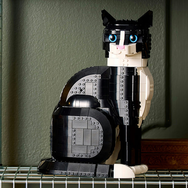 LEGO® Ideas Tuxedo Cat Model Kit 21349