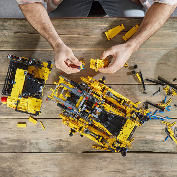 LEGO® Technic™ App-Controlled Cat® D11 Bulldozer 42131