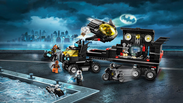 LEGO® DC Comics Super Heroes Batman Mobile Bat Base