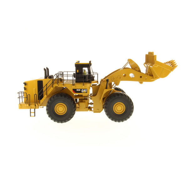 DIECAST MASTERS 1:50 Scale CAT 993K Wheel Loader